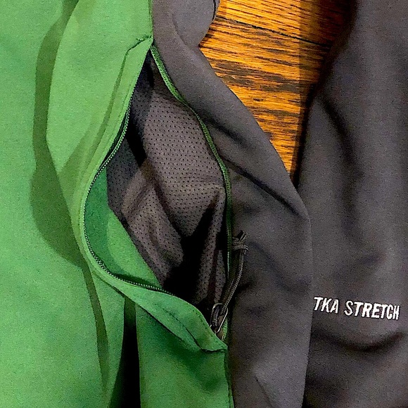 UNDER ARMOUR Grey and Green Full Zip Jacket w/ Zipper Chest / Hand Pockets Sz LG - Picture 7 of 14